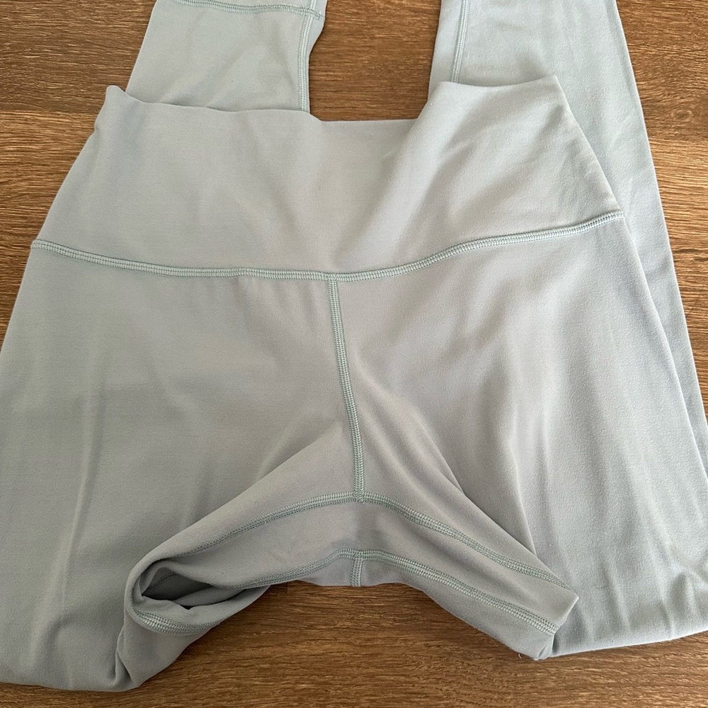 Women’s lululemon align high-rise pant 28” light blue leggings size 10 - Picture 6 of 7
